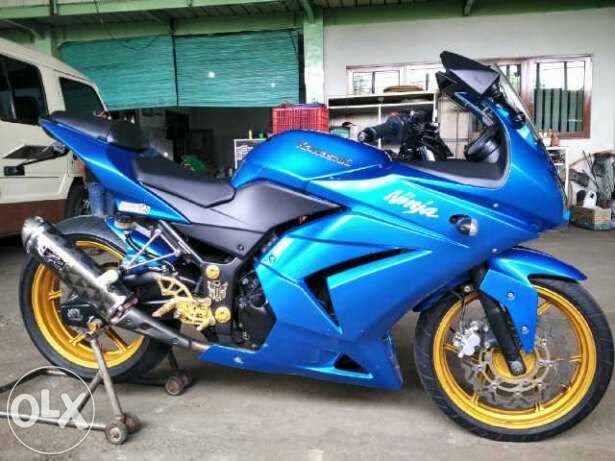 iskandarflower's tweet photo. dijual nih bro kawasaki ninja 250 , modif, barang original lengkap... siap pakai ... WA : 081282869907 https://t.co/71FGMKrFhb