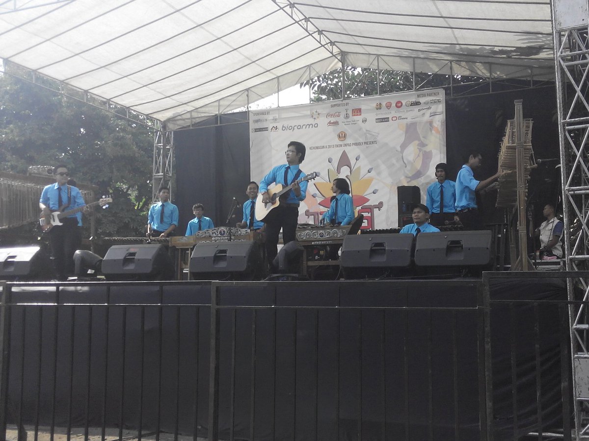 107.8 FM Fikom Unpad Network Radio tweet media