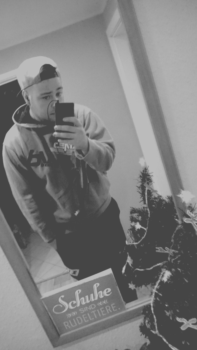 AmNeSiAKush's tweet photo. JEDEN Tag denn gleichen Tag✌ 
#MissyouSummer https://t.co/y1drLK2tZB