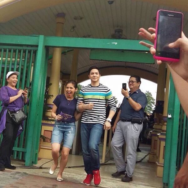 nationaldub_716's tweet photo. Alden and Maine at EK. BTS. ©©© #ALDUBRendezvous https://t.co/qZgBF4HWyZ