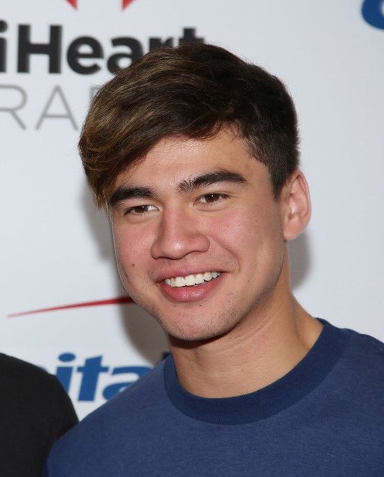 myyoujungkook's tweet photo. CALUM IS SO BEAUTIFUL https://t.co/zGsToJQYUS