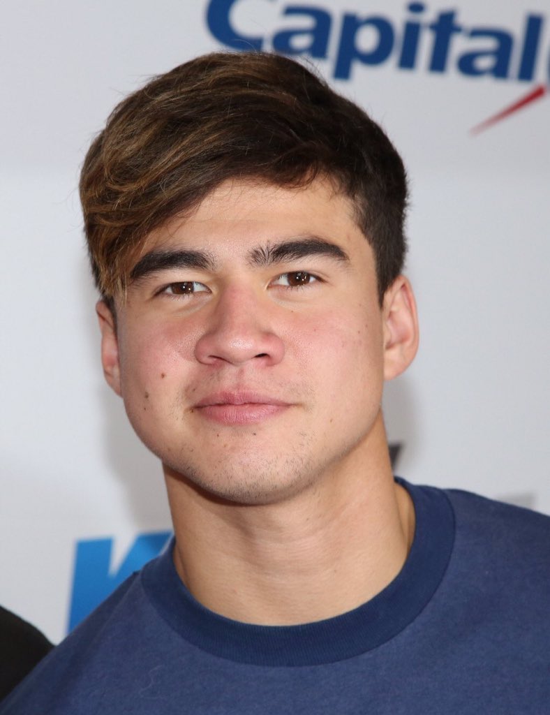 myyoujungkook's tweet photo. CALUM IS SO BEAUTIFUL https://t.co/zGsToJQYUS