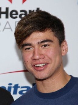 myyoujungkook's tweet photo. CALUM IS SO BEAUTIFUL https://t.co/zGsToJQYUS
