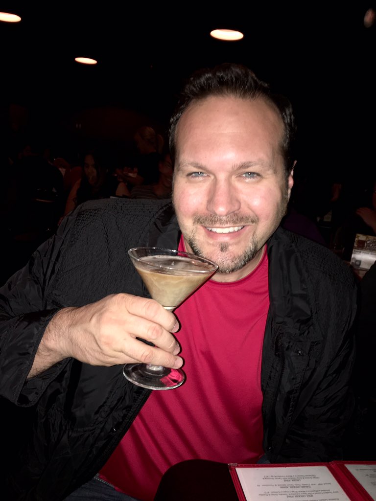 JasonAmadori's tweet photo. #martinis A Boston cream pie Martini! I'm gonna say pairs well with anything even a mushroom and Swiss cheeseburger https://t.co/2KtnJmSTmV