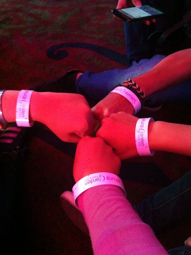 #SakuraGardenFestival #SakuraBFF Terima kasih <a href="/GarnierID/">Garnier Indonesia</a> sudah membuat malam minggu kita tak terlupakan yuhuuu ~