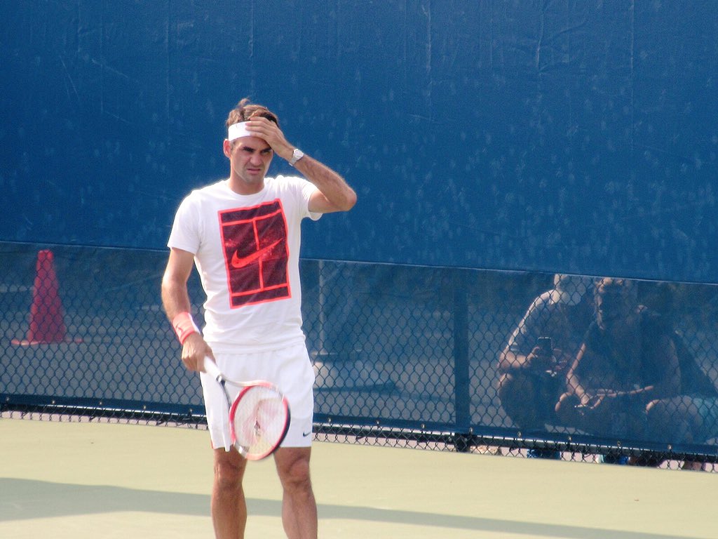 RFanforlife's tweet photo. My pictures at USO💗 Not sure if it's #PinkRF 😁 https://t.co/61r8xZLqpt