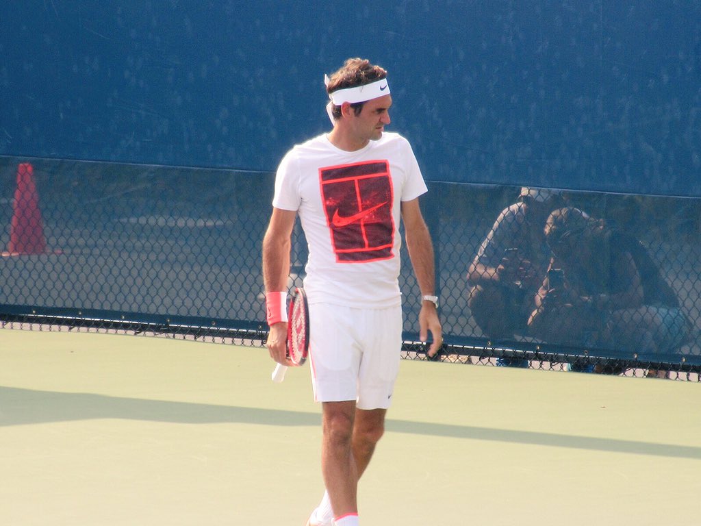RFanforlife's tweet photo. My pictures at USO💗 Not sure if it's #PinkRF 😁 https://t.co/61r8xZLqpt