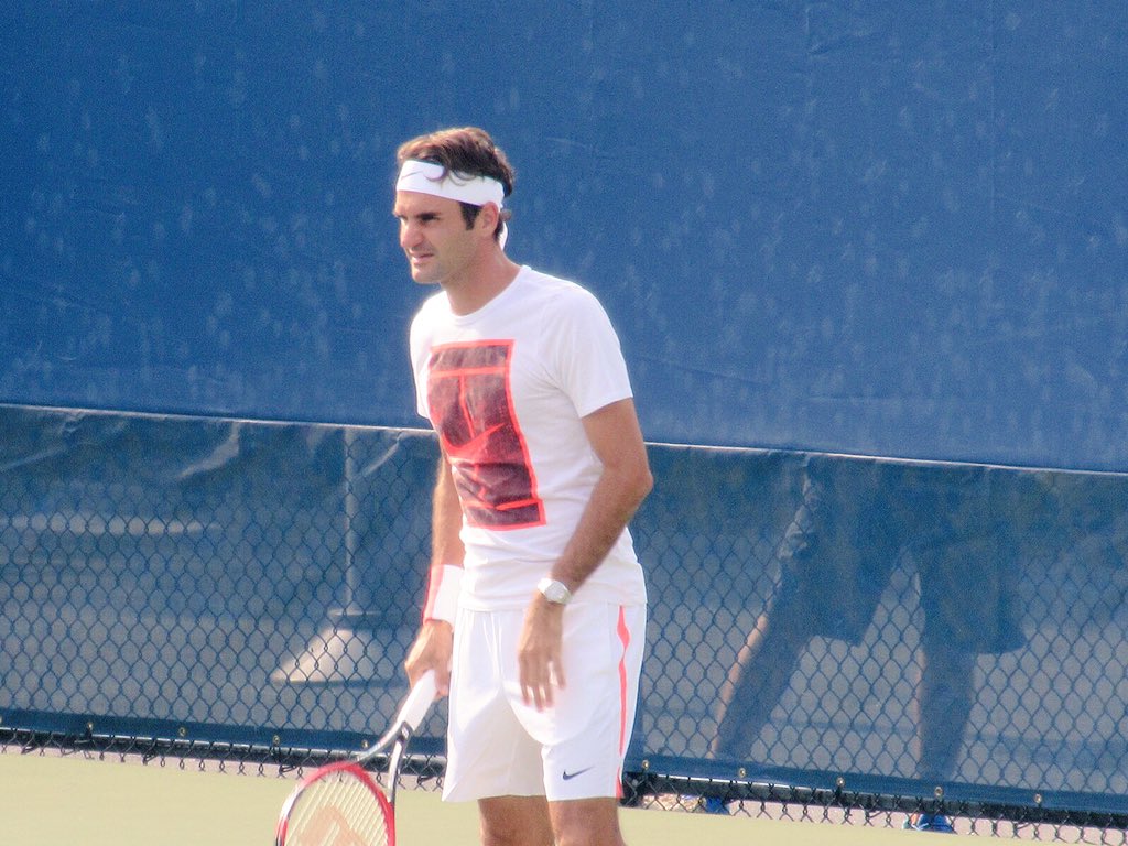 RFanforlife's tweet photo. My pictures at USO💗 Not sure if it's #PinkRF 😁 https://t.co/61r8xZLqpt