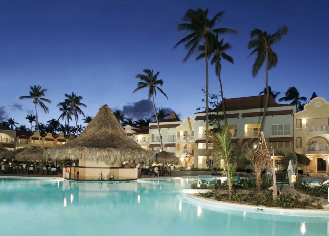 CouplesDealsUK's tweet photo. All-inclusive #DominicanRepublic: 7nights for Two from £2398 #relaxingescape @fleetwaytravel https://t.co/TBAPS0fsLc https://t.co/tDXIwbHXaa