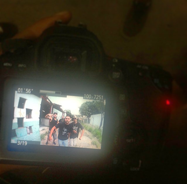 420_crc's tweet photo. Rec. 🎥 CRC em cena! Logo menos tem clip na rua!! #NovaEscola 🔊🔊 https://t.co/RDcjEzQtYw