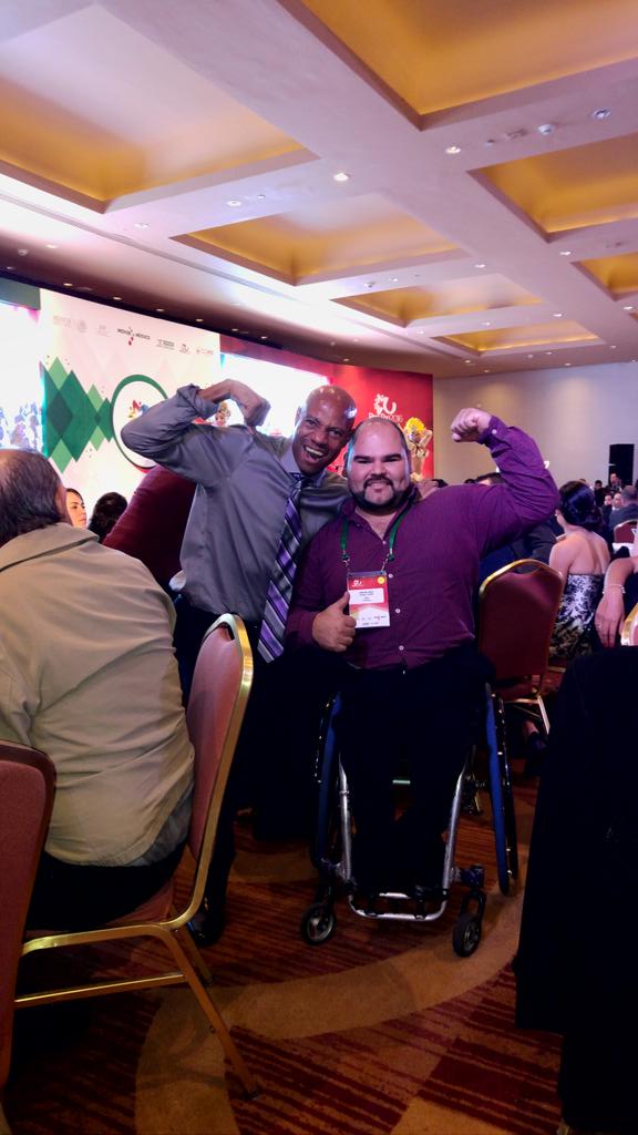 jesuscastle6's tweet photo. El gran Mike powell. multimedallista olimpico.  De los EE.UU.  toda una personalidad. https://t.co/8WQTeYgkVY