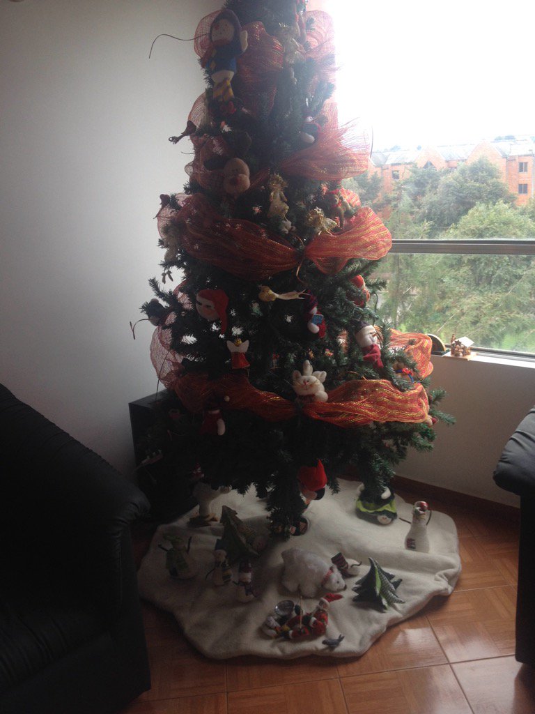 SAKI1V's tweet photo. @bravissimoCity  viviendo la navidad con Bravissimo❤️ #NavidadBravíssimo https://t.co/8SME8pap3E