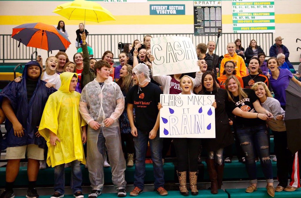 FleskeJanet's tweet photo. Great to see so many kids represent the Indians last night in their win over Pratt! https://t.co/JvjvBAFdYe