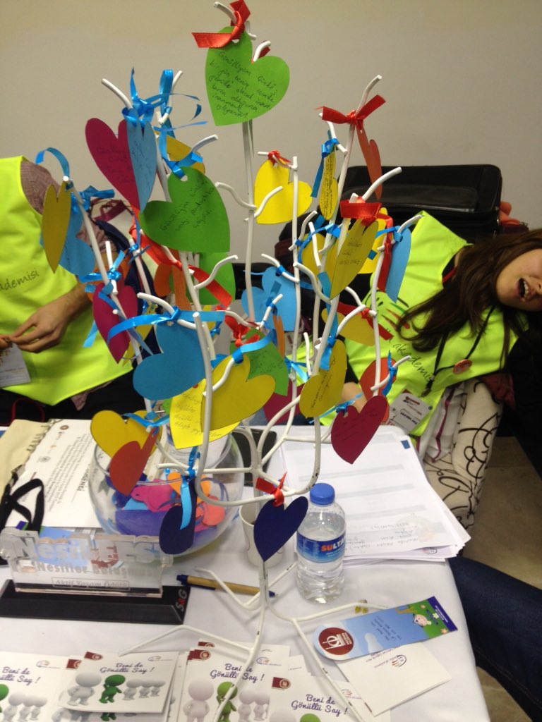 #gönüllüyümçünkü hastag i ile Gönül Ağacımız! <a href="/kbbmustafaak/">Mustafa AK 🇹🇷🇵🇸</a>