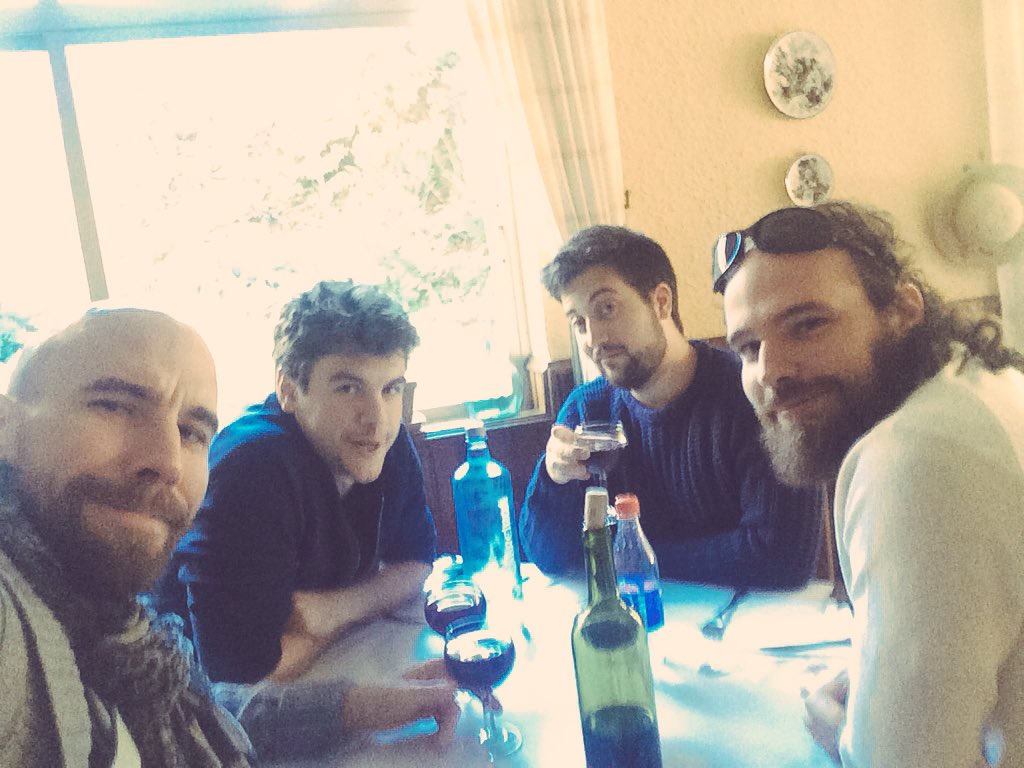 nohmada's tweet photo. Camino a @MoonMusicClub en Santiago paramos en un restaurante... O eso creemos. GALLEGOS os venís?
@lavozdegalicia https://t.co/v1aIaLGYc5