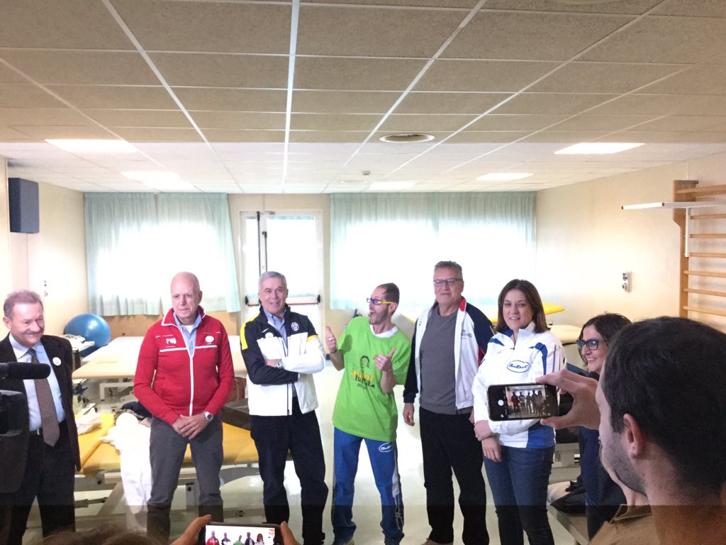 micastrichini's tweet photo. .@CatiusciaMarini @Peleo1972 @OrlandiWalter all' @ospedaleperugia Soddisfazione per realizzazione progetto palestra https://t.co/sTR1Ou9vxj