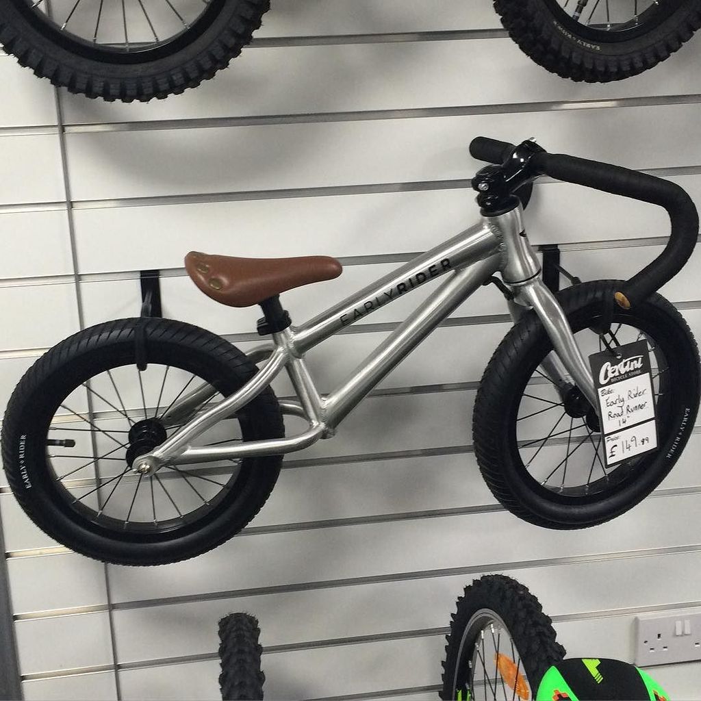 cazharrison's tweet photo. Ok... Need a kid to buy this for... #certini https://t.co/21z6B9TVPo https://t.co/HXdOzlAdmd