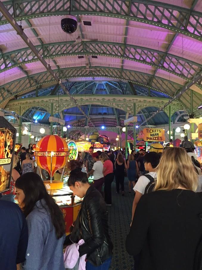 BTNPalacePier's tweet image. Hold on tight!  Windy today #WildHorses outside, bring the 2ps and stay warm @BrightonPier #classicfun