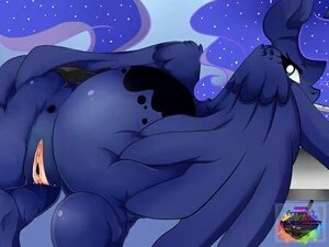 KiriEagleBlaze's tweet photo. @MOLESTlA correction: 
There isn't anything Molly wouldn't drink! XD even your little sister's juices! https://t.co/Oo3F61mwCI