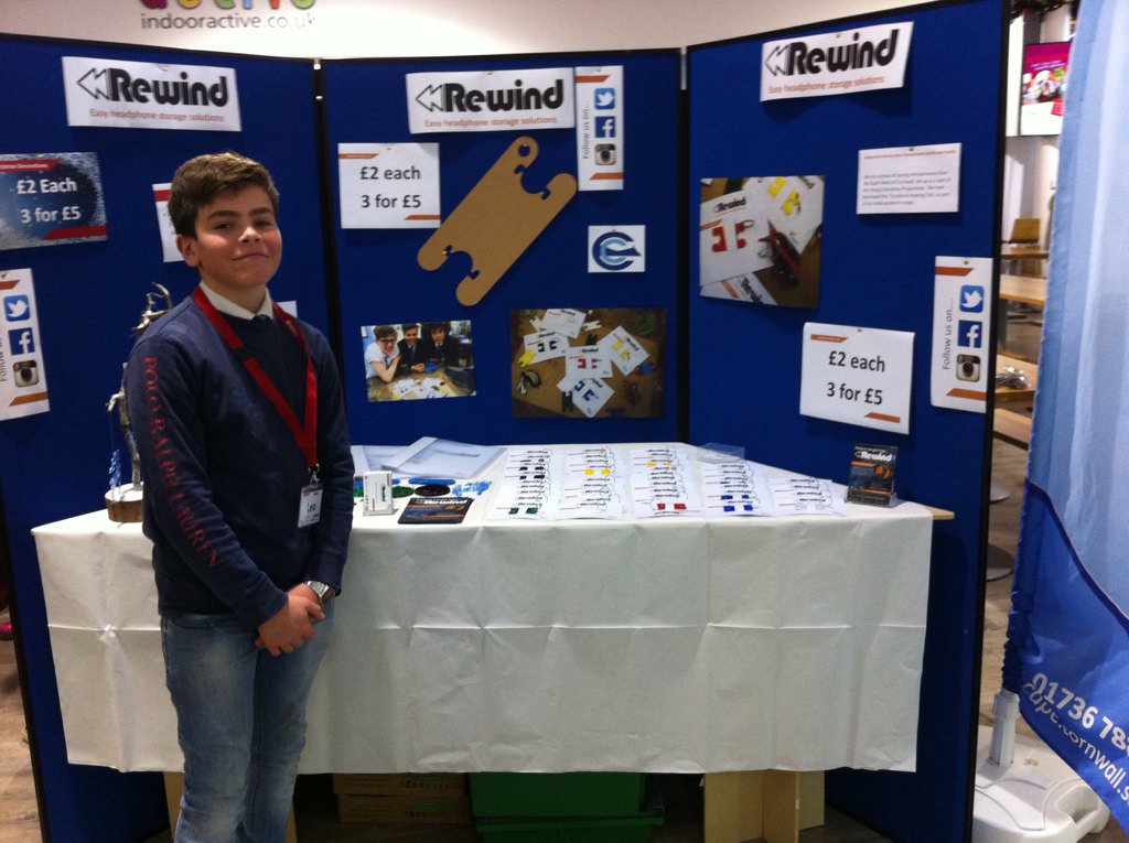 RewindProducts's tweet photo. We're here! Selling our Keyring Tidy's and Christmas decorations @cornwallservice #knockknocklondon #ye #christmas https://t.co/WaESJFOyJ5