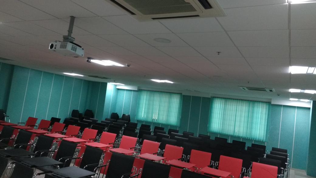 brndonomy's tweet photo. #hallsetup done @brndonomy @JGI @SponsorSource @Dazeinfo @BHIVE_Workspace @Shatomita https://t.co/U77Ep9bG9Z