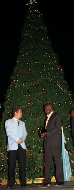 BWGovernment's tweet photo. Last night President Khama took part at the annual Christmas tree lighting https://t.co/5iKK0U6sC5 @Limkokwing_BW https://t.co/l0xwhJAuSS