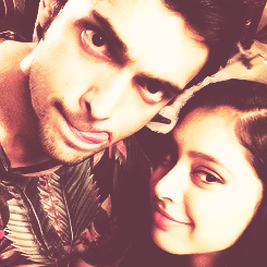 desiswift's tweet photo. A bit more of PaNi showered on you! :P <3
#PaNiSelfies #Oldies #Cutays https://t.co/OlD5Q5fGif