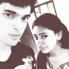 desiswift's tweet photo. A bit more of PaNi showered on you! :P <3
#PaNiSelfies #Oldies #Cutays https://t.co/OlD5Q5fGif