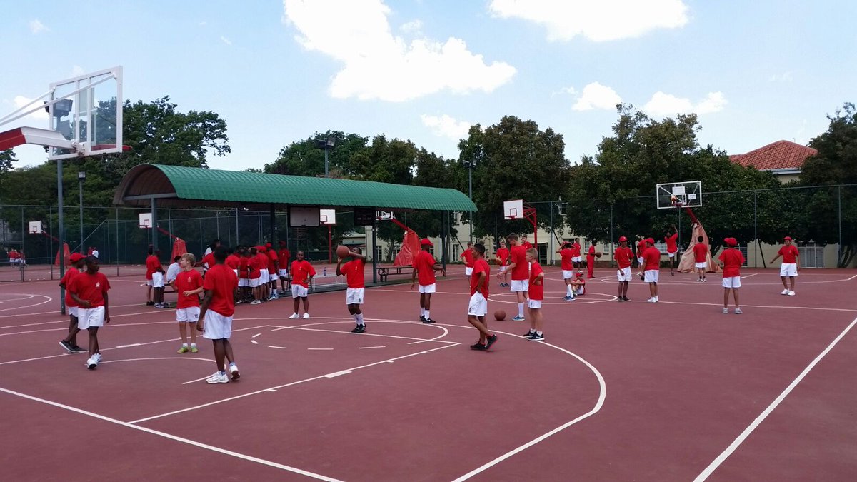 KingEdVIISchool's tweet photo. #RedOrientation @KingEdVIISchool 2016 Gr 8's in action on the court & at indoor centre #newbeginnings https://t.co/zL3C8PaG0J