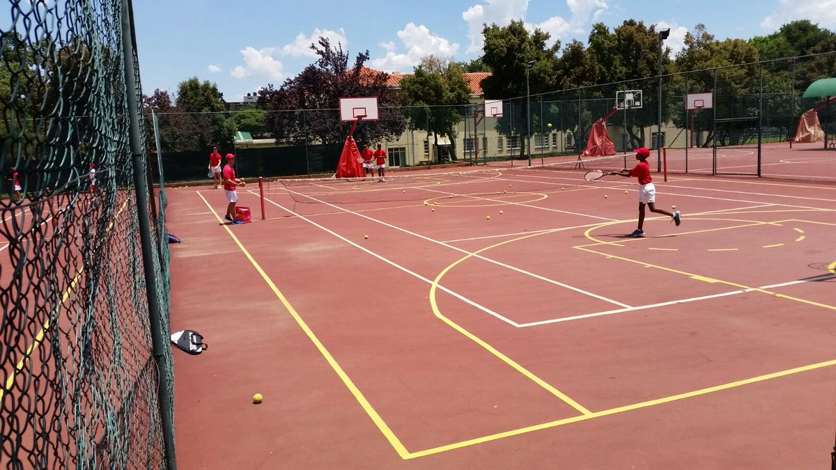 KingEdVIISchool's tweet photo. #RedOrientation @KingEdVIISchool 2016 Gr 8's in action on the court & at indoor centre #newbeginnings https://t.co/zL3C8PaG0J
