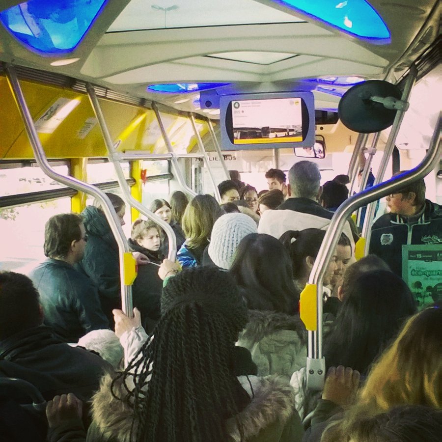 RBoeufAlary's tweet photo. L'idéal serait qu'on l'on fasse circuler des bus articulés sur la ligne 4 (Verdun/Beaulieu)... #larochelle #rtcr https://t.co/EJToT9m25x