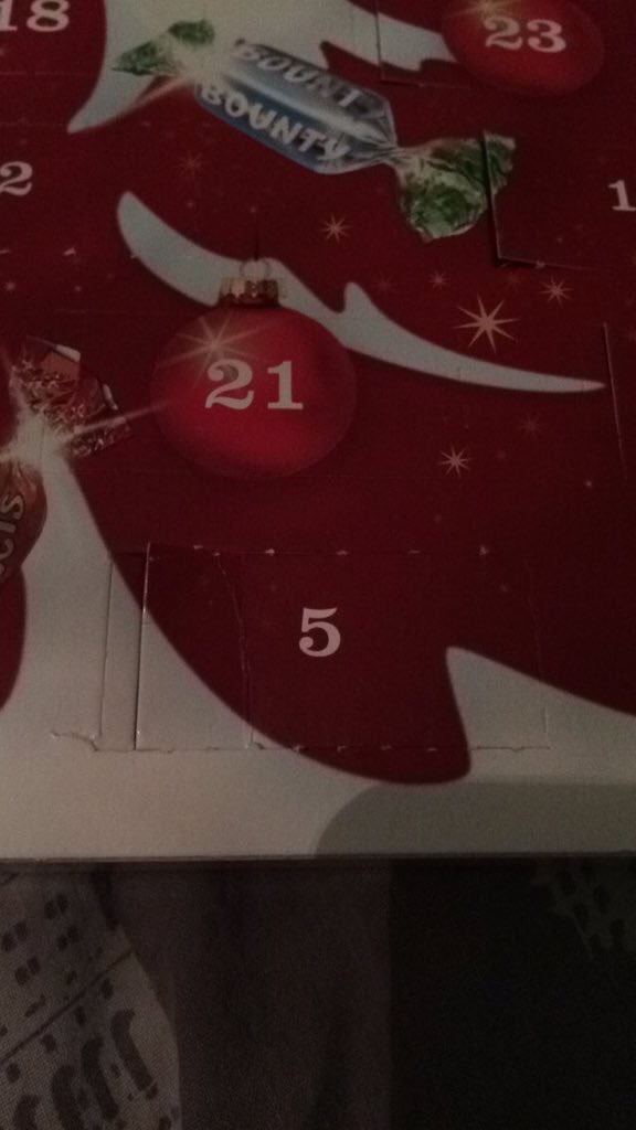 Pariedefoot's tweet image. Mon père il m'a pas respecte 💉😂 RT