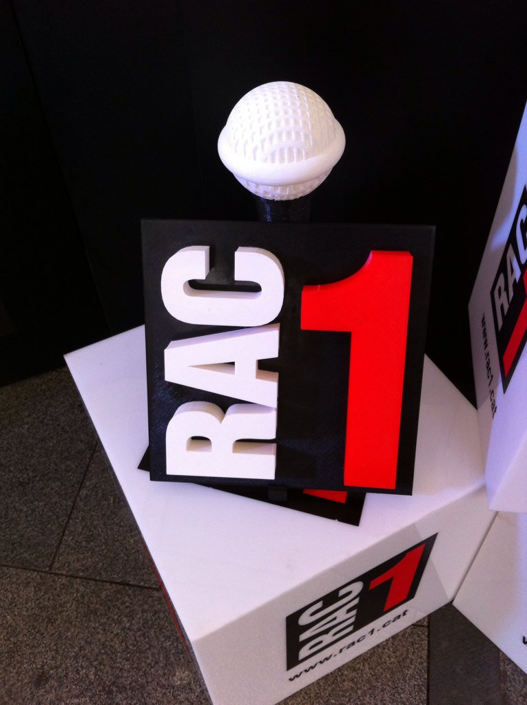 SonsSonors's tweet photo. Ens han fet un regal molt maco amb 3D grácies @Imes3D @rac1 https://t.co/2ysmzZbxNU