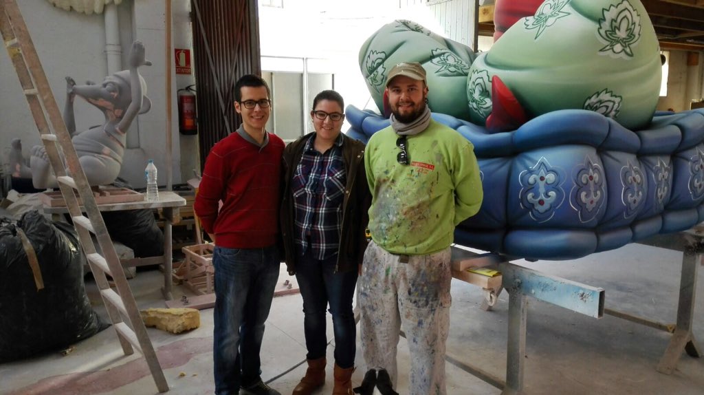 FallaDiana1's tweet photo. Els somnis es construixen amb mesura i gràcia. Visita al taller de @rafa_cheli #FDN16 #falles #fallas https://t.co/dELBTtpCC3