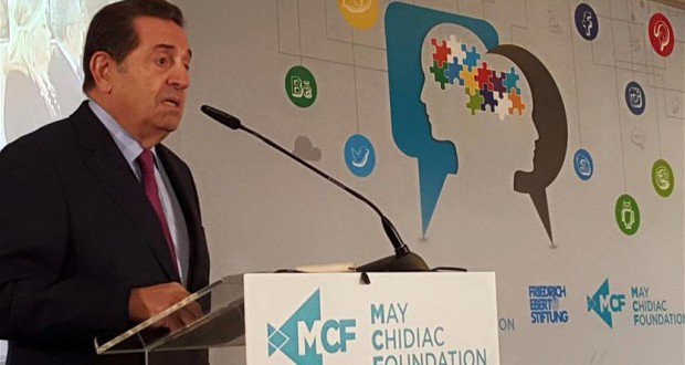 Lebanonontime's tweet image. حرب:كفى بكاء والسياسة لا تقوم على الصفقات
goo.gl/1c14Hq 
#كاليفورنيا
#Franjieh 
#سليمان_فرنجيه 
#الحريري