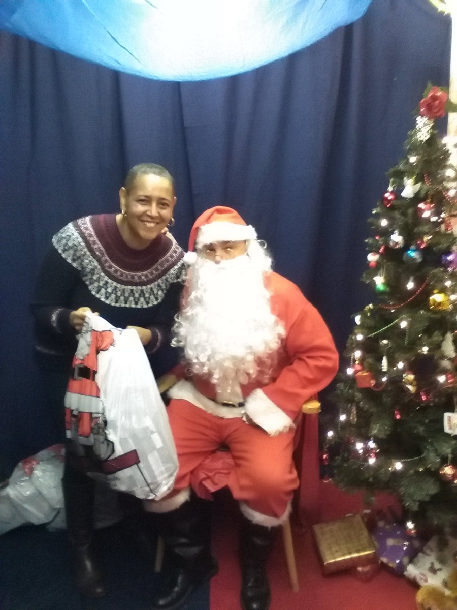At #ArmleyPrimary Xmas fair with Santa in his grotto <a href="/bobbrazill/">bob brazill</a>