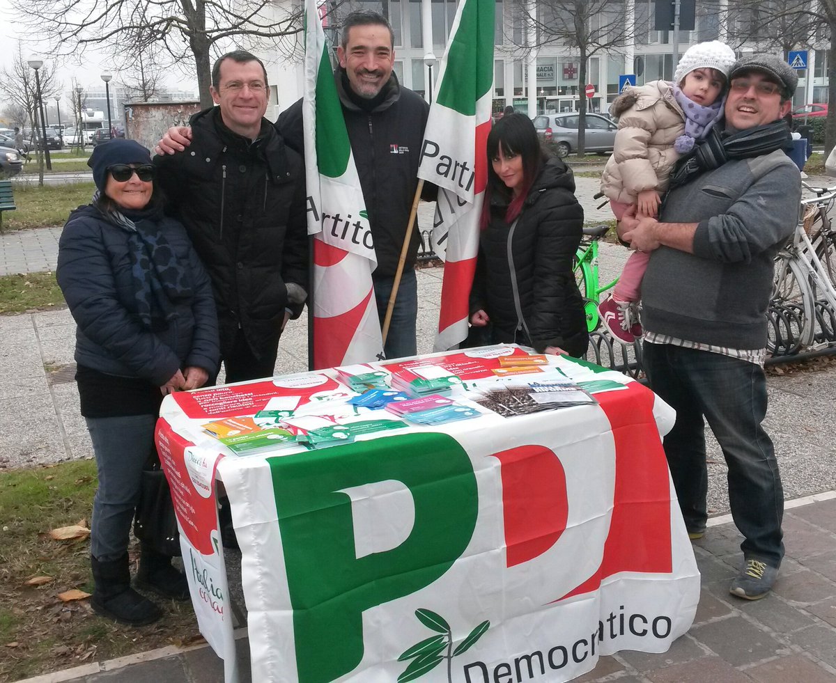 rkatalano's tweet photo. anche #Ravenna partecipa alla iniziativa #italiacoraggio @pdnetwork #PDRavenna c'è, alè! https://t.co/p29YboxA9f