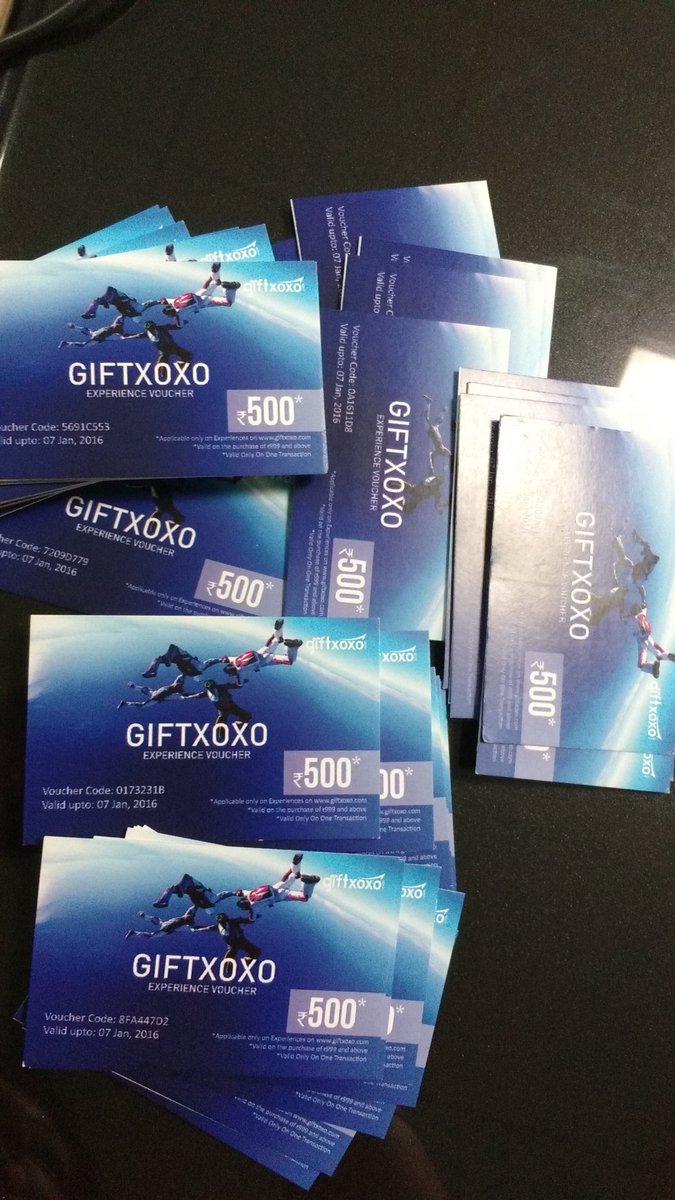brndonomy's tweet photo. @giftxoxo_ coupons for distribution at @brndonomy session today https://t.co/7ndrreEGGa