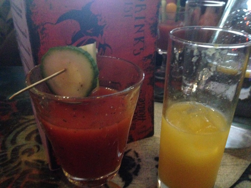 RealJohnnyLol's tweet photo. Fresh orange juice and a spicy Bloody Mary - Ying Yang much? @yelpdublin @meetinghousedub https://t.co/reXSFGFnK8