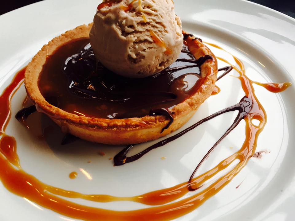 Angel_Lavenham's tweet photo. Hungry #Christmas #shoppers are stopping @Cozypubs #Essex #suffolk today to support #smallbizSatUK New #Winter #menu https://t.co/BhMuE5Pe2x