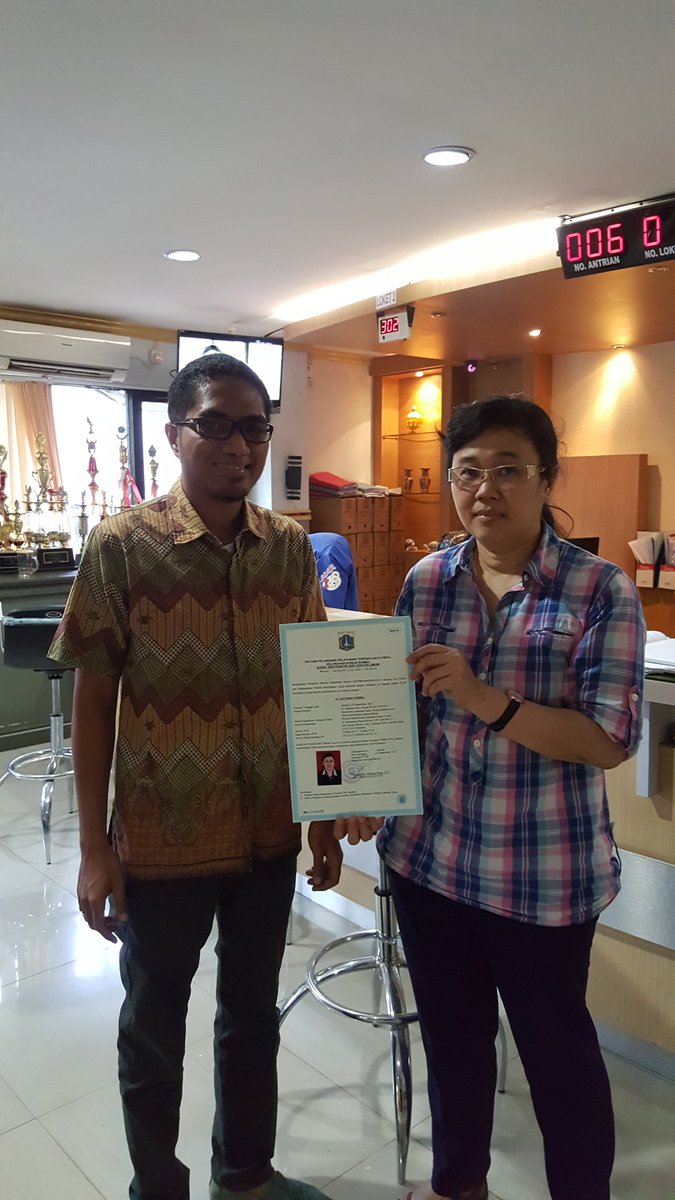 ptspsungaibambu's tweet photo. Serah terima Surat Izin Praktek (SIP) Dokter Umum. Pelayanan One Day Service https://t.co/n1BTfQ0Ce8