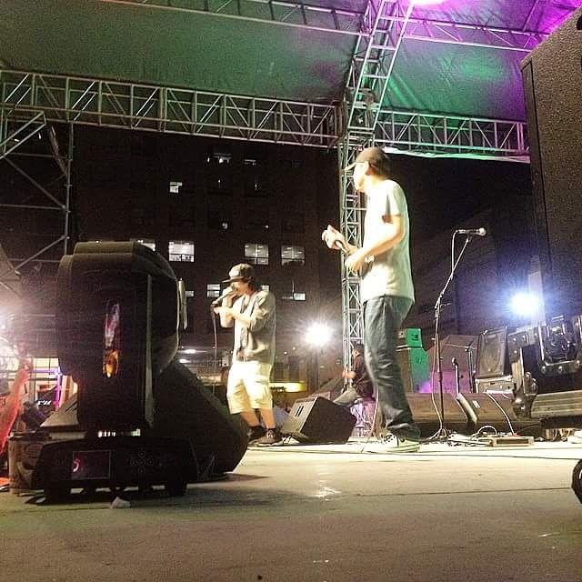 Team_ABRA's tweet photo. @ABRAOFFICIAL and @chitomirandajr at Redvolution Manila Stage!!!! #RedvolutionManila / ctto @Mike_Champion1 https://t.co/fbfUqQHVZL