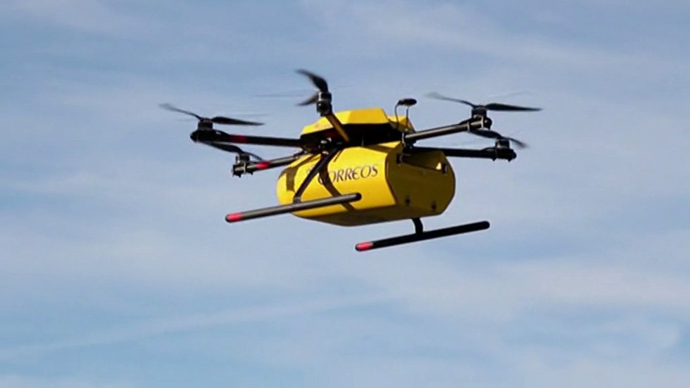 Correos prueba drones para garantizar el servicio postal en zonas de difícil acceso CVdiowKWwAAEiSJ