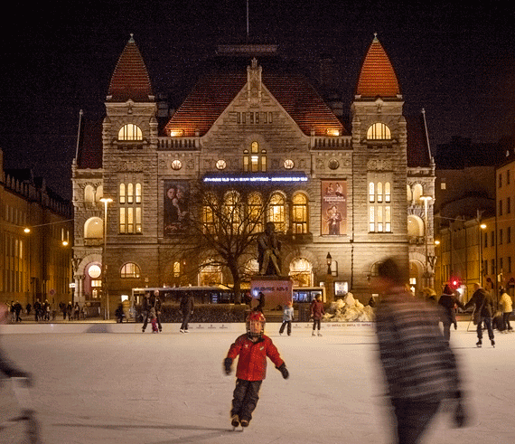 Hiring skates and skating at Railway Square Helsinki? - Why not! #Grandma
<a href="/Jaapuisto/">Jääpuisto</a>