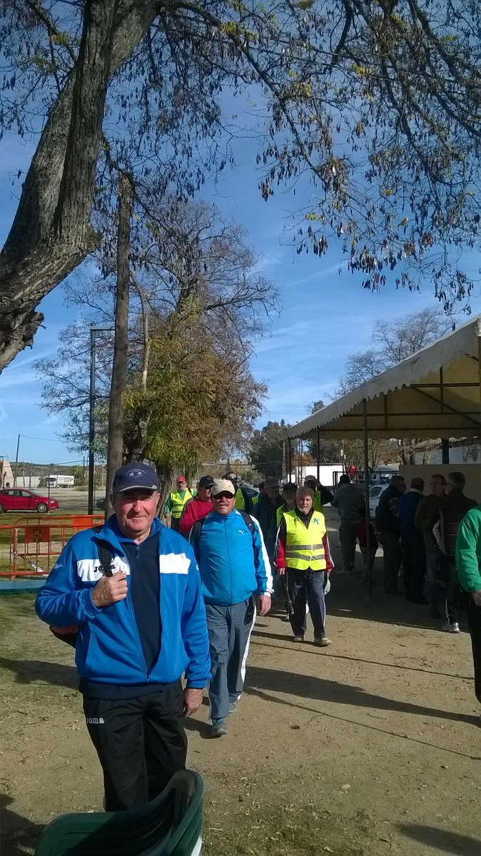 TurismoLinares's tweet photo. Los participantes de la Ruta Minera de #SantaBarbara2015 de vuelta a la ciudad para reponer fuerzas en #Linares https://t.co/hjFcnHFdiQ