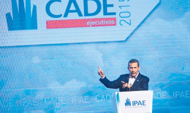 larepublica_pe's tweet photo. En la #CADE2015LR Humala invitó a candidatos a asumir nuevos retos para Perú https://t.co/c5XfUGwvZ1 https://t.co/dJDubgPt4C