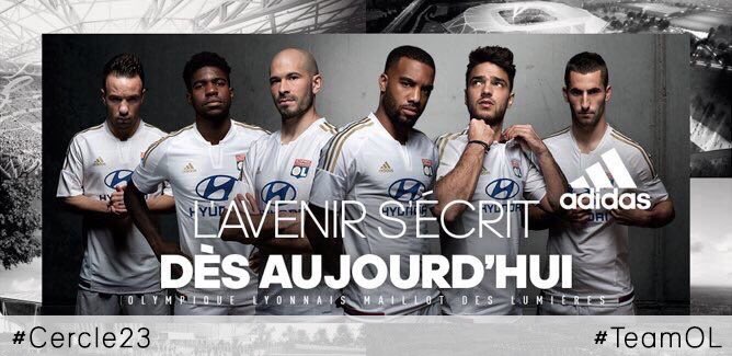 samumtiti's tweet photo. Dernier match de L1 à Gerland ! Faisons lui honneur ! ❤💙#GoodbyemyGerland #HelloStadedesLumières https://t.co/UBQvMupQGs