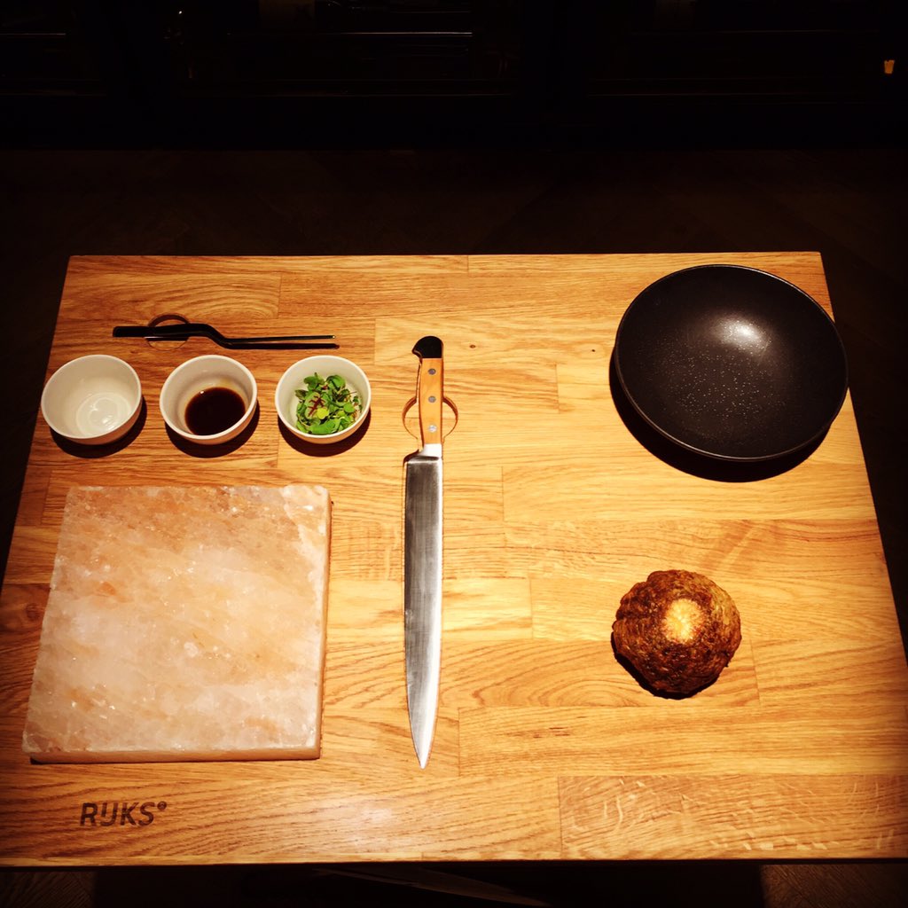 JorisBijdendijk's tweet photo. New dish in the make part 3: RIJKS® celeriac 

#stadsplank #gewoonhout #rijksmuseum #vermaatgroep #rijksrestaurant https://t.co/Dio1gb15CT
