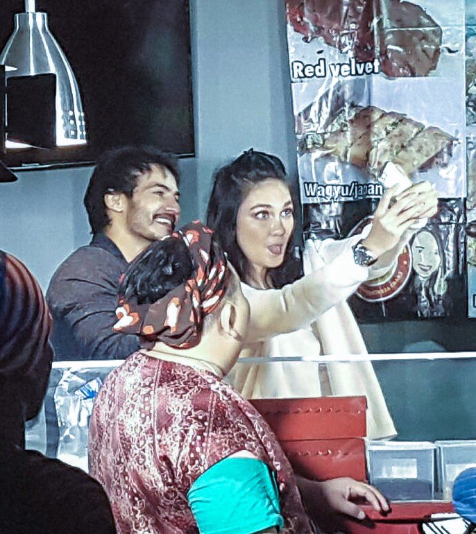 ravibhatia333's tweet photo. Had Great Fun time shooting for @NinoSiKepoANTV @whatsonANTV with the Gorgeous @LunaMaya26 https://t.co/LplzAqzD3M