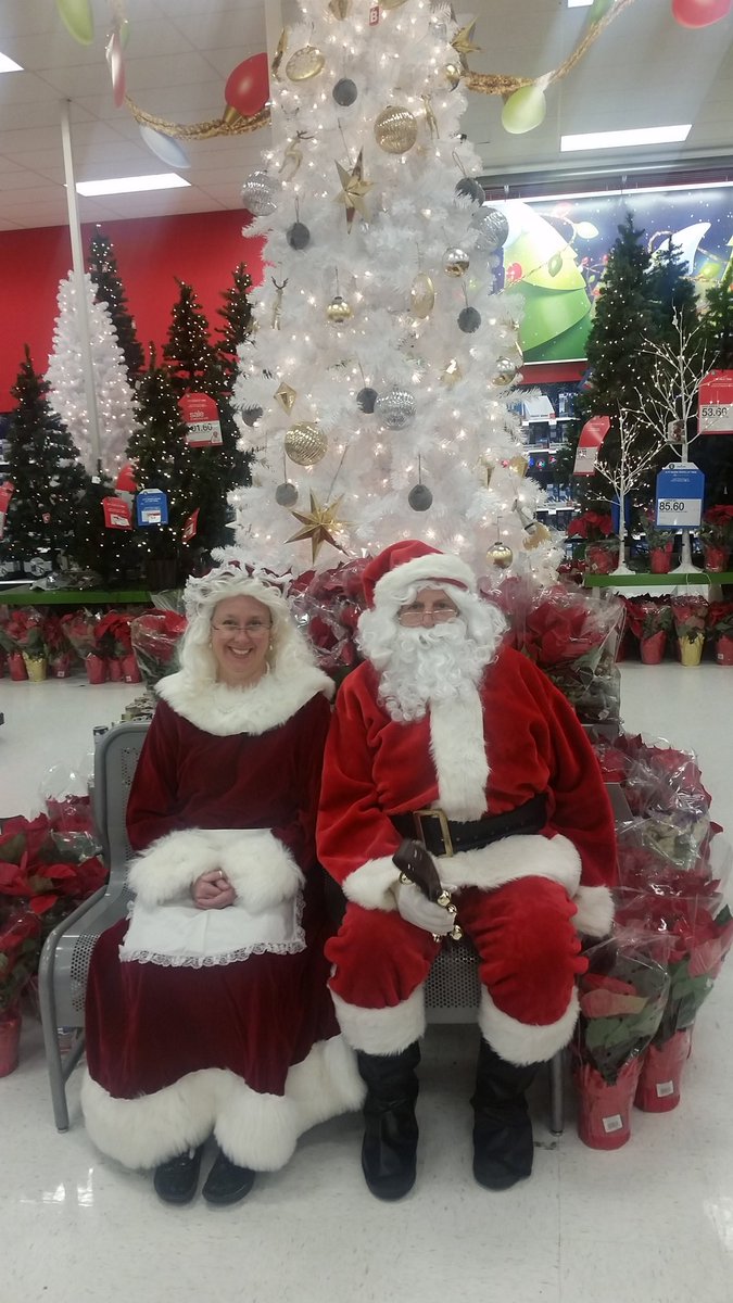 emmamaree71's tweet photo. Ready for the West Allis Target Gift Experience! #G196tidalwave #whatmattersmost @slgerulski @laren_john https://t.co/4lysMI0Hmc